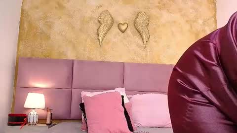 zoe_aitanaa online show from July 15, 9:20 pm