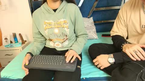 Snapshot of zoe_and_dylan_ chatting on December 2, 12:10 pm Zoe and dylan online show from December 2, 12:10 pm