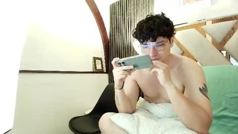 Snapshot of zoe_and_dylan_ chatting on July 13, 1:14 pm Zoe and dylan online show from July 13, 1:14 pm