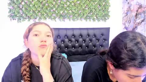 Zoe And Valeria online show from May 26, 2:24 pm