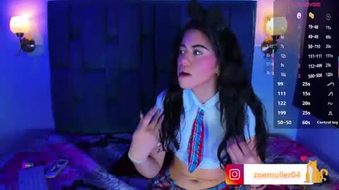 Snapshot of zoe_axel1 chatting on August 1, 5:01 pm zoe_axel1 online show from August 1, 5:01 pm