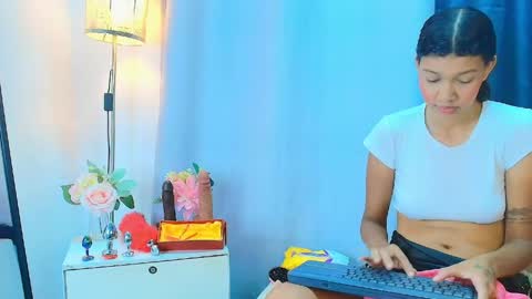 Zoe Blake online show from May 7, 4:29 am