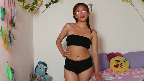 zoe_ch_ online show from October 10, 9:19 am