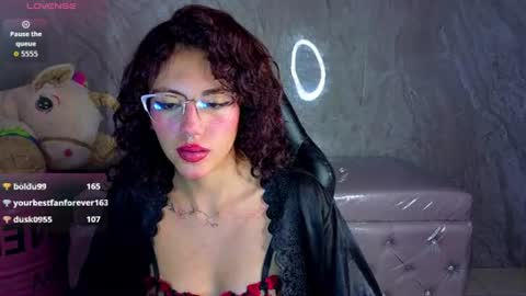 zoe_ch_ online show from June 28, 3:18 pm