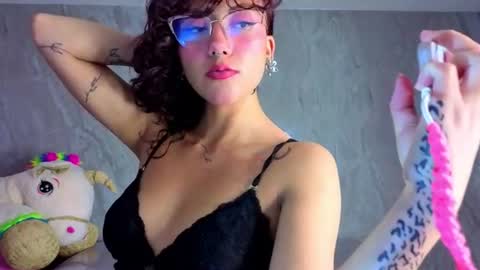 zoe_ch_ online show from July 3, 3:02 am