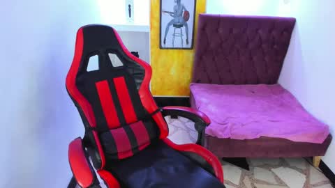 Snapshot of zoe_connor19 chatting on November 5, 8:42 pm Z O E online show from November 5, 8:42 pm