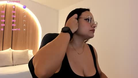 Zoe  online show from October 22, 12:38 pm