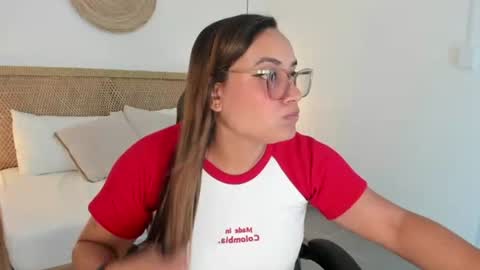 Snapshot of zoe_danae_ chatting on June 23, 12:36 pm Zoe online show from June 23, 12:36 pm