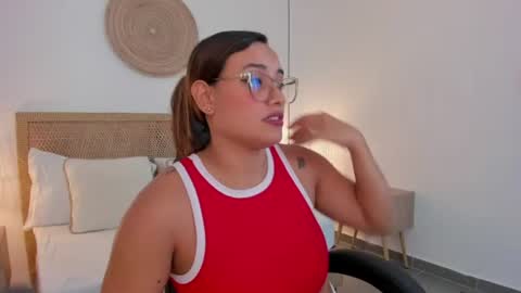 Snapshot of zoe_danae_ chatting on July 31, 5:34 pm Zoe online show from July 31, 5:34 pm