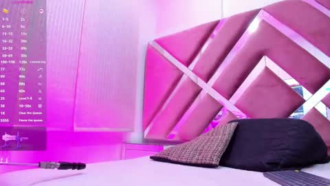 zoe_evaanss_ online show from May 26, 7:43 pm