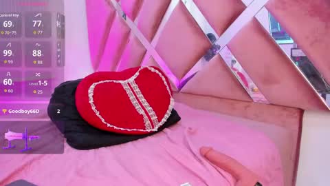 zoe_evaanss_ online show from May 29, 9:35 pm