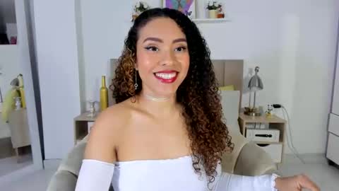 Zoe Gruber online show from May 1, 11:31 pm