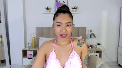 Zoe Gruber online show from May 15, 11:01 pm