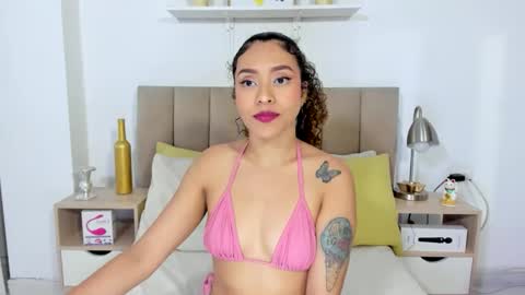 Snapshot of zoe_gruber chatting on June 7, 12:04 am Zoe Gruber online show from June 7, 12:04 am