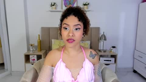 Zoe Gruber online show from July 17, 1:01 am