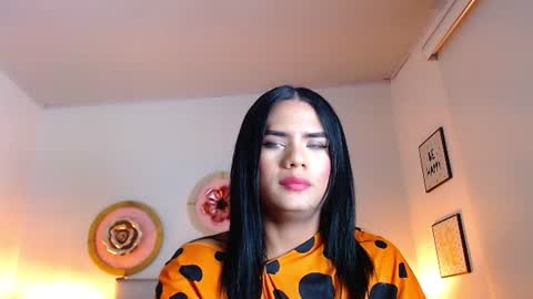 Snapshot of zoe_hecate chatting on July 6, 10:34 am zoe_hecate online show from July 6, 10:34 am