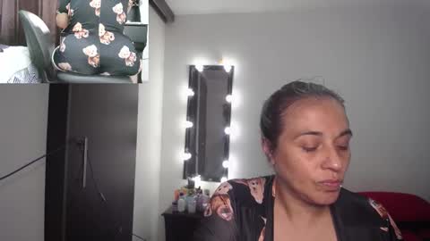 Snapshot of zoe_hotxxx chatting on September 18, 11:51 pm zoe hotxxx online show from September 18, 11:51 pm