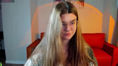 Zoe online show from March 7, 2:08 am