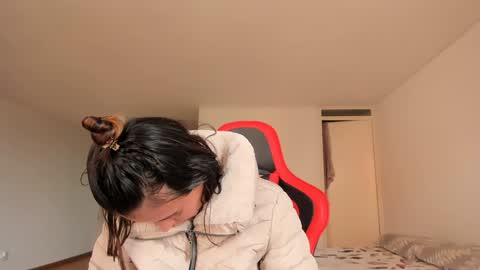 Snapshot of zoe_jeane_beker chatting on February 4, 9:41 pm ZOE online show from February 4, 9:41 pm