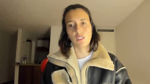 Snapshot of zoe_jeane_beker chatting on February 15, 1:10 am ZOE online show from February 15, 1:10 am