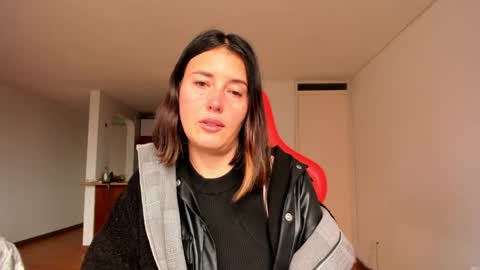 Snapshot of zoe_jeane_beker chatting on February 20, 10:37 pm ZOE online show from February 20, 10:37 pm