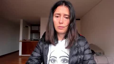 Snapshot of zoe_jeane_beker chatting on October 17, 8:33 pm ZOE online show from October 17, 8:33 pm