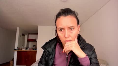 Snapshot of zoe_jeane_beker chatting on November 17, 8:36 pm ZOE online show from November 17, 8:36 pm