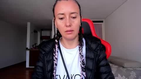 Snapshot of zoe_jeane_beker chatting on November 26, 8:32 pm ZOE online show from November 26, 8:32 pm