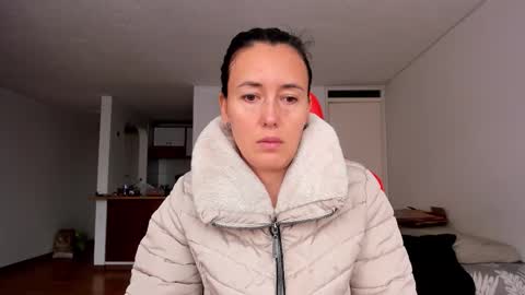 Snapshot of zoe_jeane_beker chatting on December 2, 9:32 pm ZOE online show from December 2, 9:32 pm