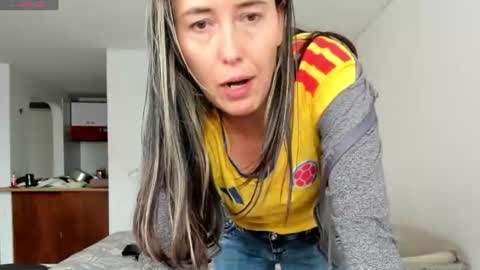 Snapshot of zoe_jeane_beker chatting on July 8, 8:13 pm ZOE online show from July 8, 8:13 pm