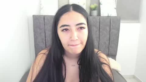 Snapshot of zoe_jones7 chatting on March 6, 8:08 am zoe_jones7 online show from March 6, 8:08 am