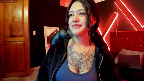 Snapshot of zoe_lara_34 chatting on July 9, 3:43 am zoe online show from July 9, 3:43 am
