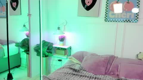 Zoe Lynch online show from March 13, 11:28 am