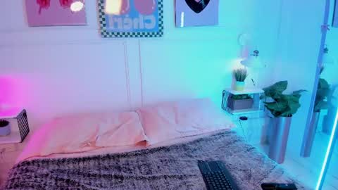 Zoe Lynch online show from June 15, 12:18 pm