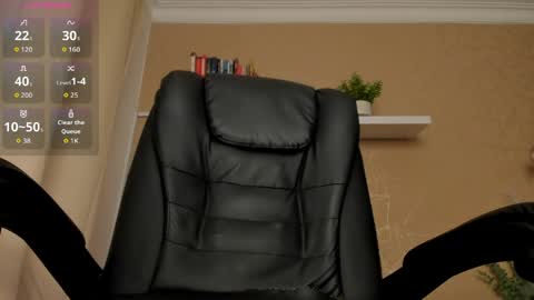 zoe_millerx online show from June 6, 12:21 pm