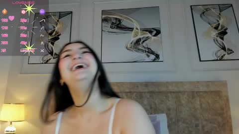 Snapshot of zoe_moon__ chatting on May 19, 11:27 am zoe_moon__ online show from May 19, 11:27 am