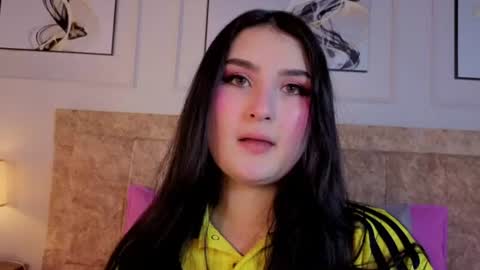 Snapshot of zoe_moon__ chatting on June 16, 8:55 pm zoe_moon__ online show from June 16, 8:55 pm