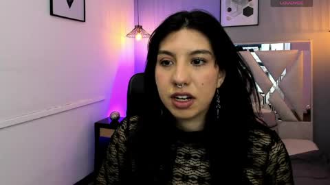 zoe_moreau online show from May 1, 7:29 pm