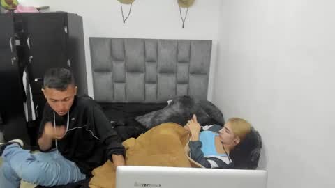 Snapshot of zoe_painn chatting on November 21, 7:23 pm She Zoe He Painn online show from November 21, 7:23 pm