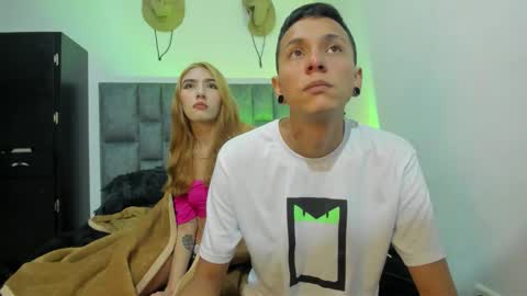 Snapshot of zoe_painn chatting on December 1, 9:53 pm She Zoe He Painn online show from December 1, 9:53 pm