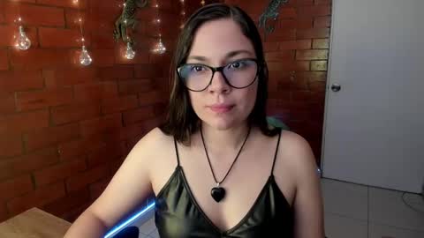 Snapshot of zoe_ringer chatting on February 26, 3:52 pm Zoe  online show from February 26, 3:52 pm
