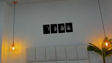 Zoe online show from November 3, 11:59 pm