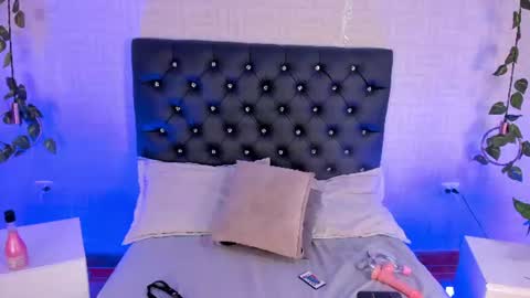 zoe_rousee_ online show from July 30, 6:40 pm