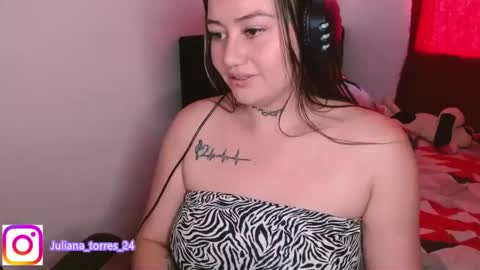 Snapshot of zoe_sexy69 chatting on December 2, 6:43 pm ZOE online show from December 2, 6:43 pm