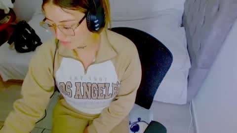 Snapshot of zoe_sexy69 chatting on September 16, 6:42 pm ZOE online show from September 16, 6:42 pm