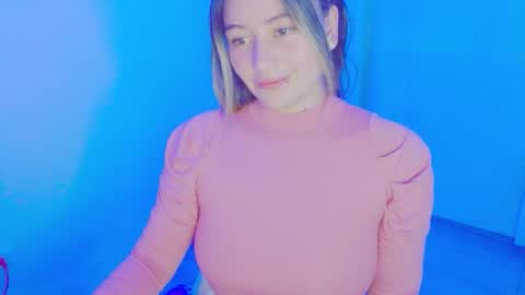 Snapshot of zoe_sexy69 chatting on December 1, 6:18 am ZOE online show from December 1, 6:18 am