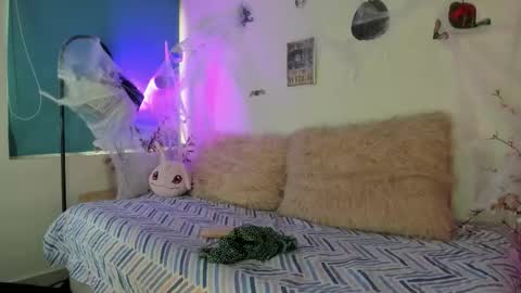 Zoe  online show from October 14, 3:02 pm