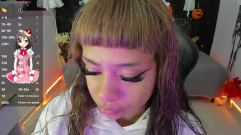 zoe_sullivan_ online show from October 18, 10:05 am