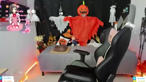 zoe_sullivan_ online show from November 2, 9:22 am