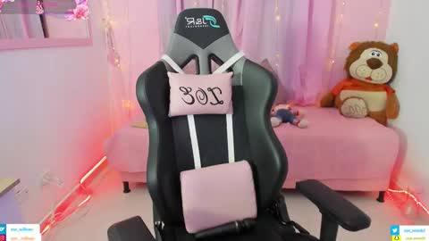 zoe_sullivan_ online show from November 7, 9:31 am